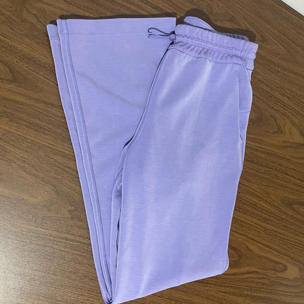 Lululemon Softstreme High-Rise Pant *Full Length
Dark Lavender